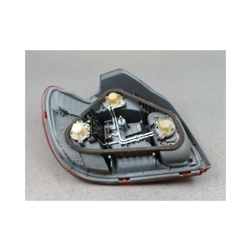 FEU ARRIERE DROIT TOYOTA YARIS I Phase 2 2003-2005