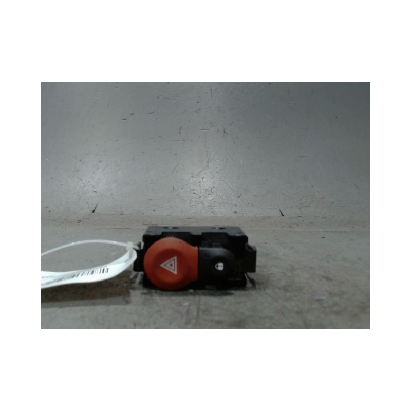 BOUTON DE WARNING RENAULT KANGOO