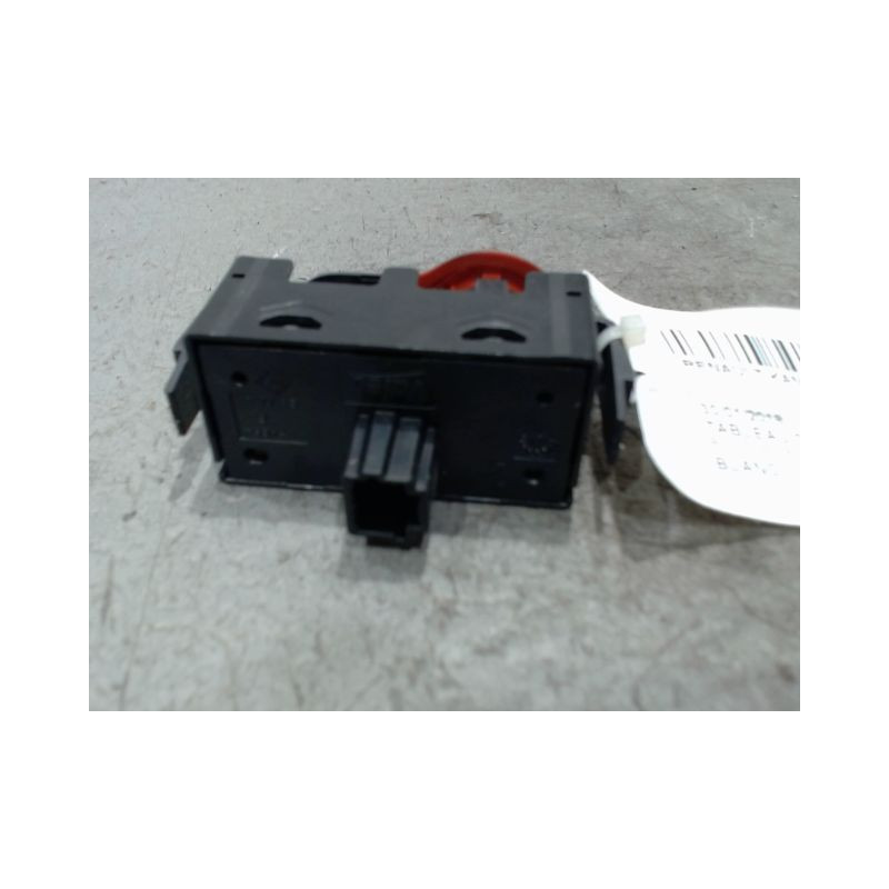 BOUTON DE WARNING RENAULT KANGOO