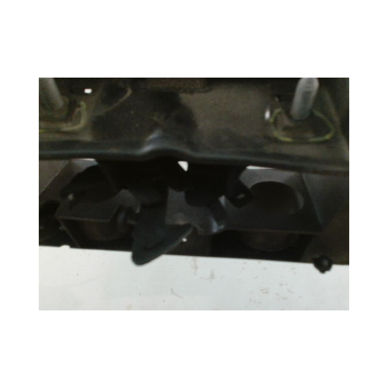 TRAVERSE SUPERIEURE ARMATURE AVANT RENAULT CLIO
