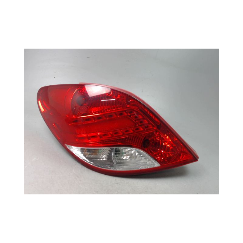 FEU ARRIERE GAUCHE  PEUGEOT 207 2006-2013