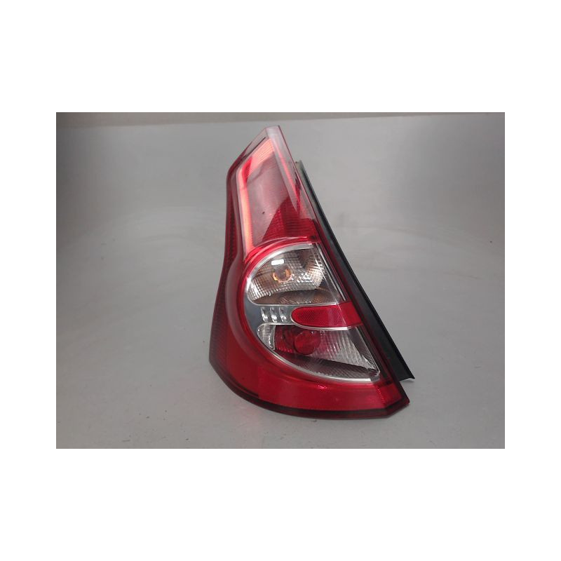 FEU ARRIERE GAUCHE  DACIA SANDERO