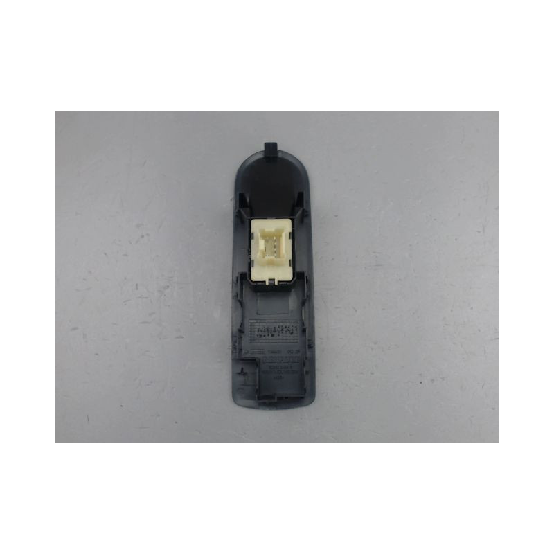 COMMANDE LEVE-GLACE PORTE AVD RENAULT CAPTUR