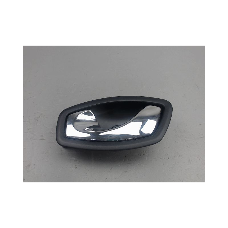 POIGNEE INTERIEURE PORTE AVANT GAUCHE RENAULT CAPTUR