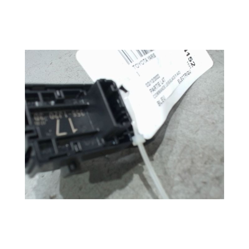 COMMANDE LEVE-GLACE PORTE AVD TOYOTA YARIS