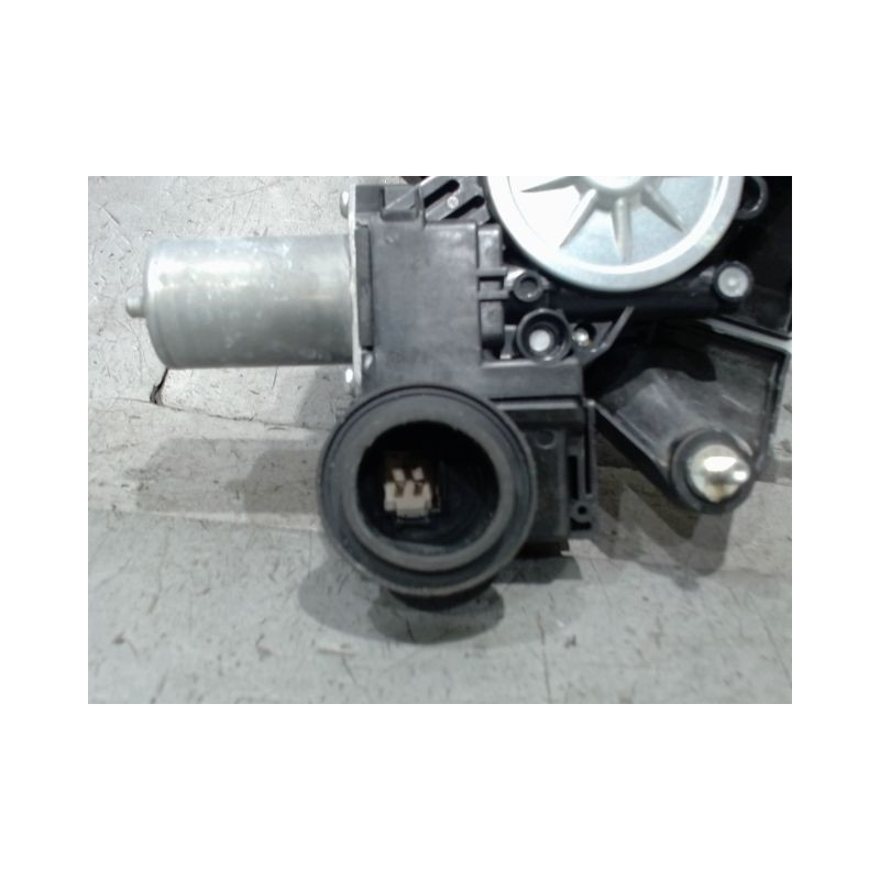 MECANISME+MOTEUR LEVE-GLACE AVANT DROIT TOYOTA YARIS