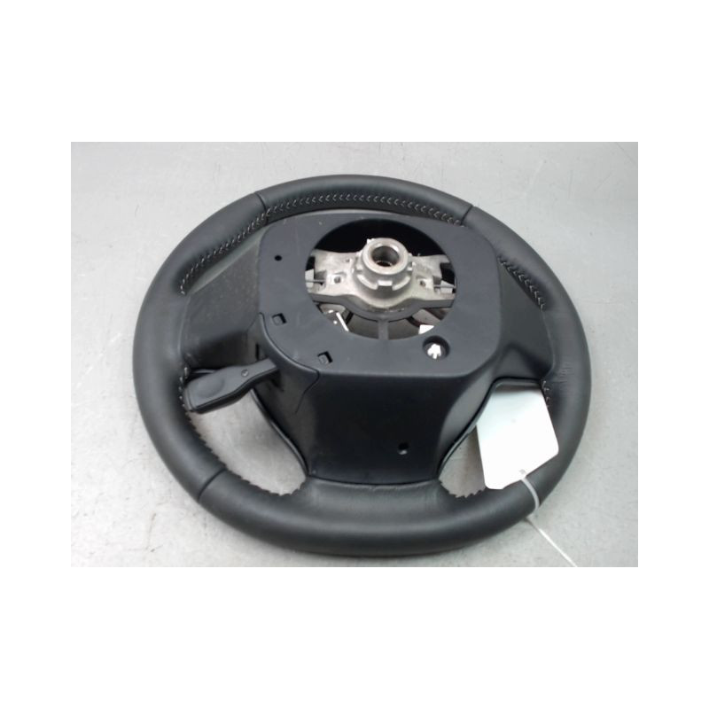 VOLANT DE DIRECTION TOYOTA YARIS 2005-