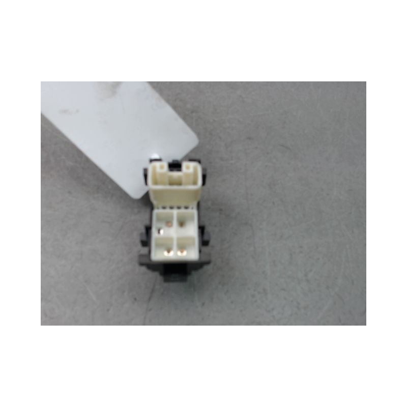 COMMANDE LEVE-GLACE PORTE AVD TOYOTA YARIS 2005-