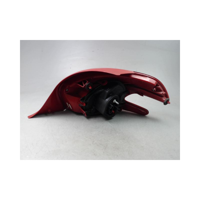 FEU ARRIERE GAUCHE  PEUGEOT 208 2012-...