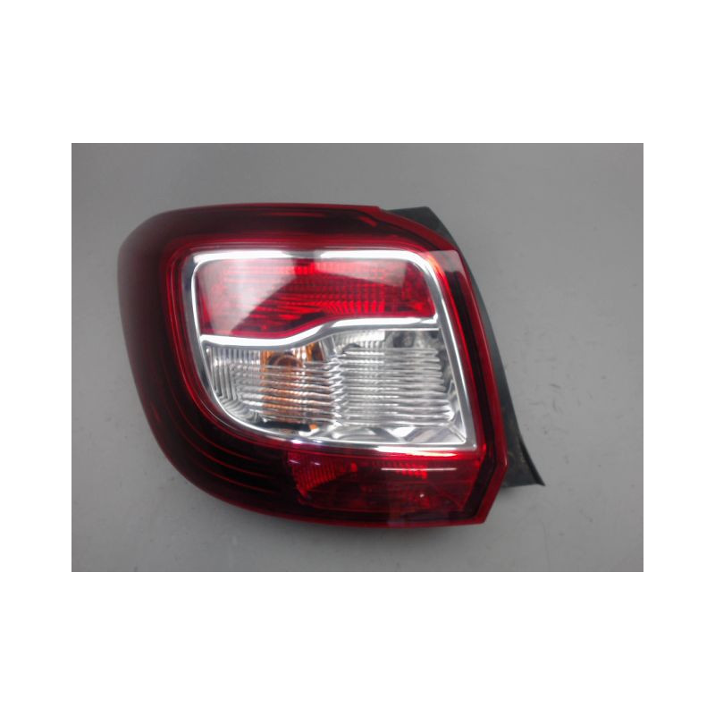 FEU ARRIERE GAUCHE  DACIA SANDERO