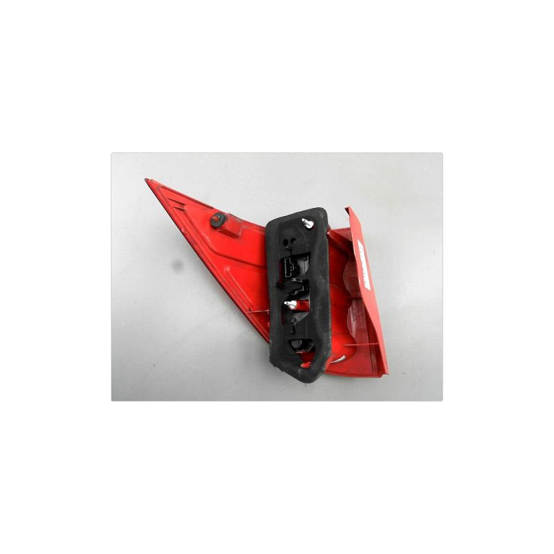 FEU ARRIERE DROIT PEUGEOT 1007 05-10