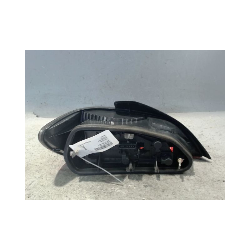FEU ARRIERE DROIT PEUGEOT 406 95-99