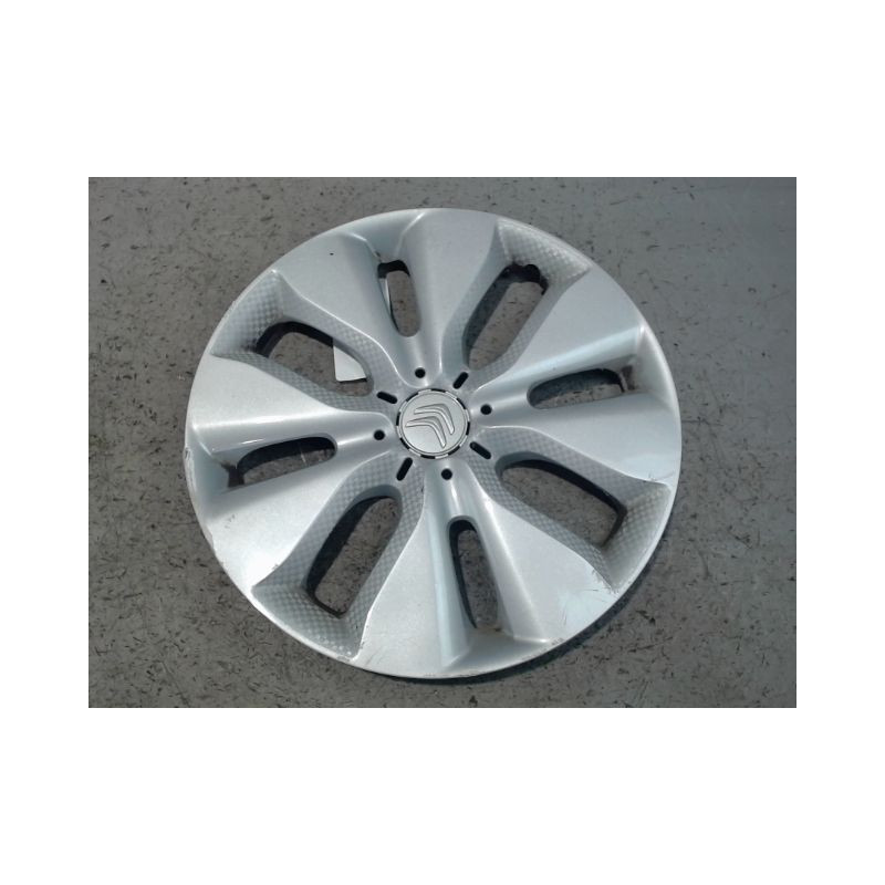 ENJOLIVEUR DE ROUE CITROEN C3 2009-