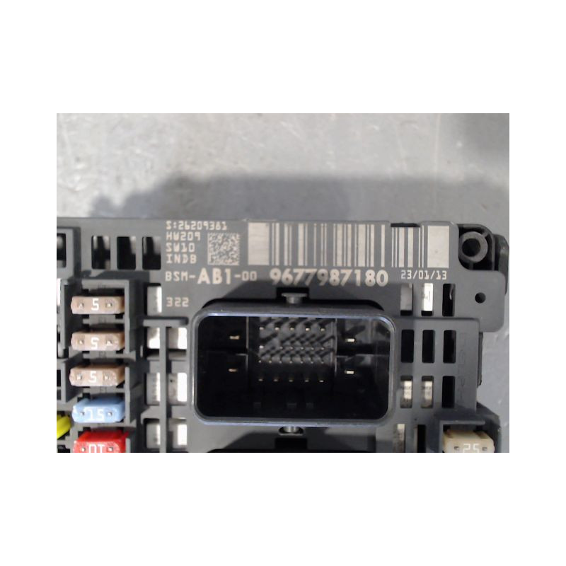 BOITE A FUSIBLES CITROEN C4