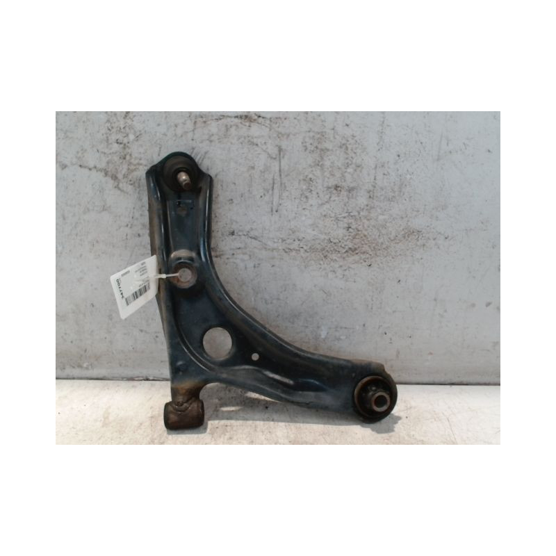 TRIANGLE INFERIEUR AVANT DROIT TOYOTA AYGO 5P
