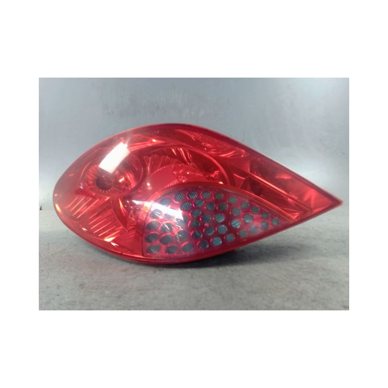 FEU ARRIERE GAUCHE  PEUGEOT 207 2007-
