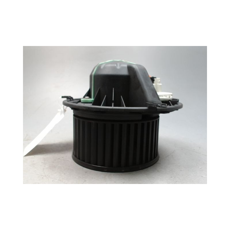 MOTEUR VENTILATEUR CHAUFFAGE B.M.W. SERIE 1