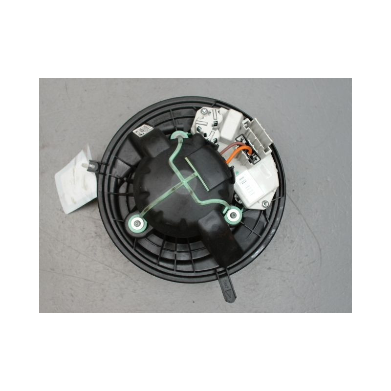 MOTEUR VENTILATEUR CHAUFFAGE B.M.W. SERIE 1