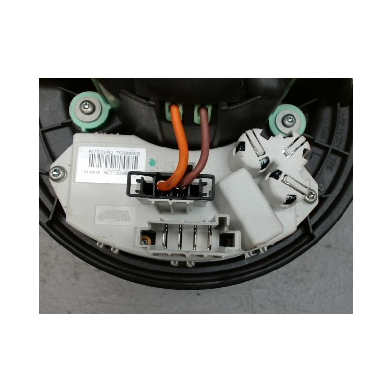 MOTEUR VENTILATEUR CHAUFFAGE B.M.W. SERIE 1