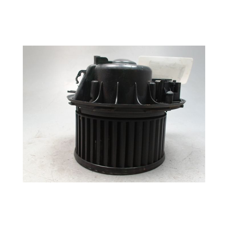 MOTEUR VENTILATEUR CHAUFFAGE VOLKSWAGEN TIGUAN