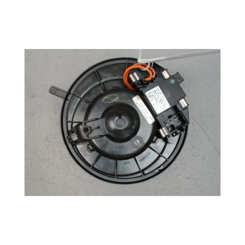 MOTEUR VENTILATEUR CHAUFFAGE VOLKSWAGEN TIGUAN