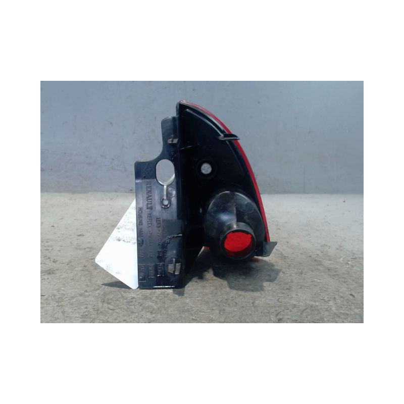 FEU BROUILLARD ARRIERE DROIT RENAULT ESPACE 2002-