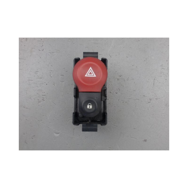 BOUTON DE WARNING RENAULT KANGOO