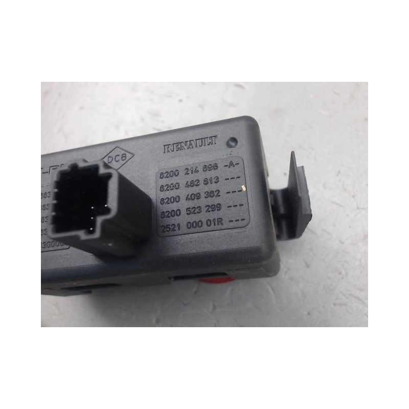 BOUTON DE WARNING RENAULT KANGOO