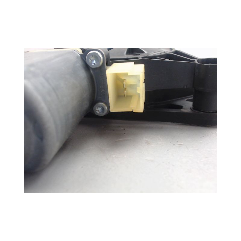 MECANISME LEVE-GLACE AVANT DROIT VOLKSWAGEN GOLF