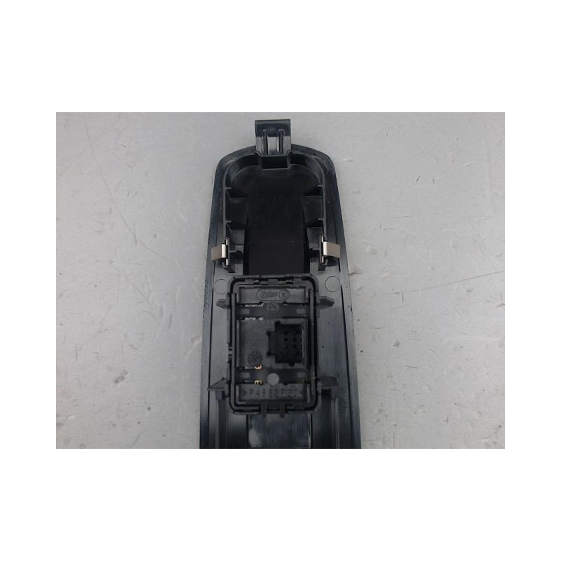COMMANDE LEVE-GLACE PORTE AVD RENAULT MEGANE