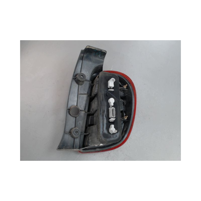 FEU ARRIERE GAUCHE  NISSAN MICRA