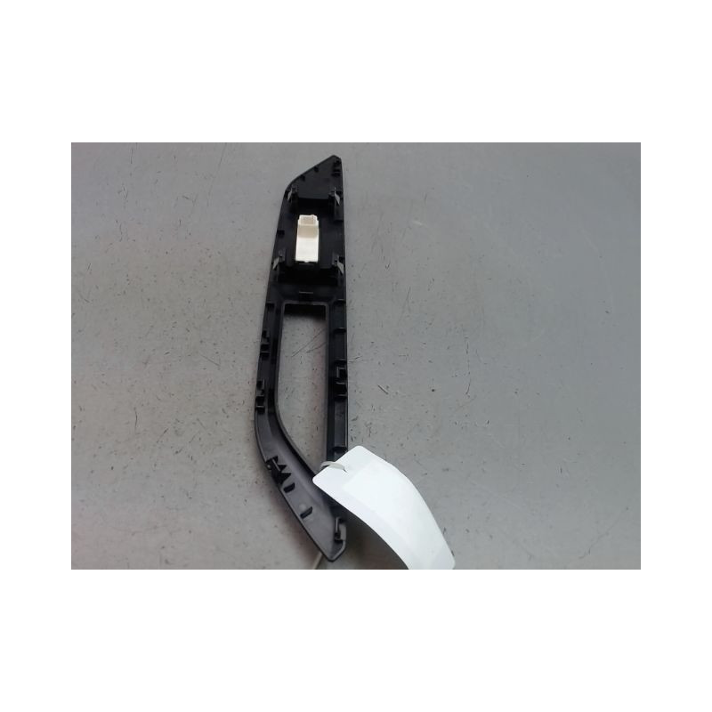 COMMANDE LEVE-GLACE PORTE AVD PEUGEOT 3008 2009-