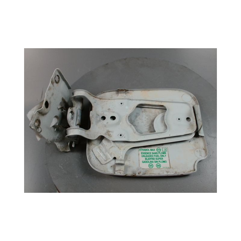 VOLET DE TRAPPE CARBURANT DACIA DUSTER 2010-