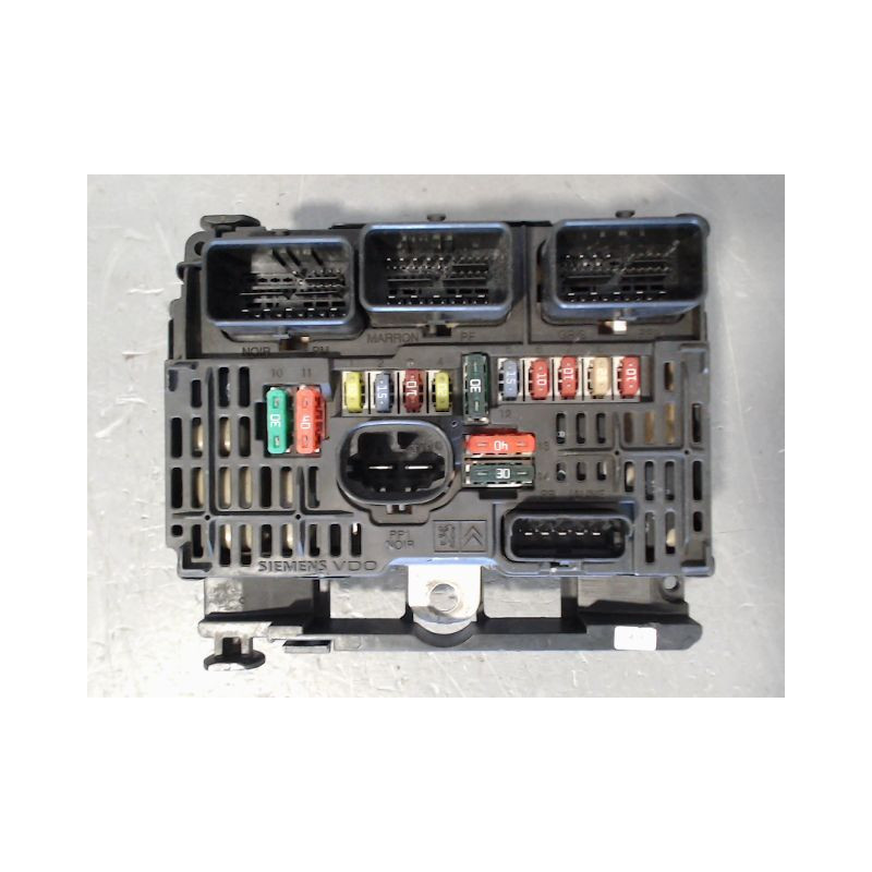 BOITE A FUSIBLES CITROEN C4 04-08