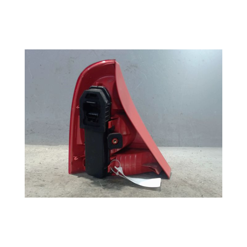 FEU ARRIERE DROIT RENAULT CLIO II PH.2 01-06