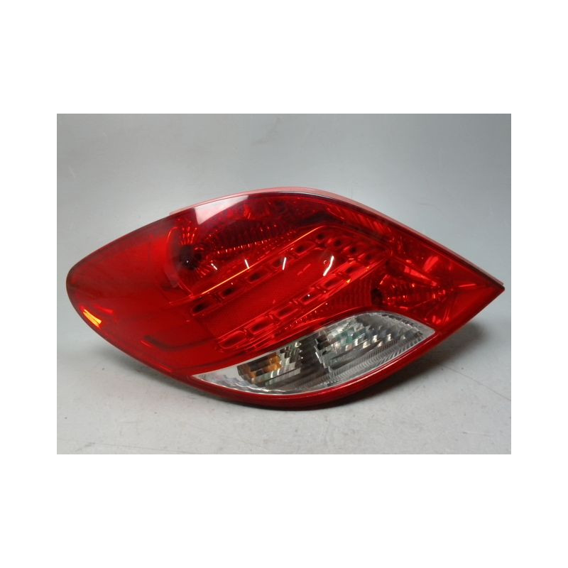 FEU ARRIERE GAUCHE  PEUGEOT 207 5P