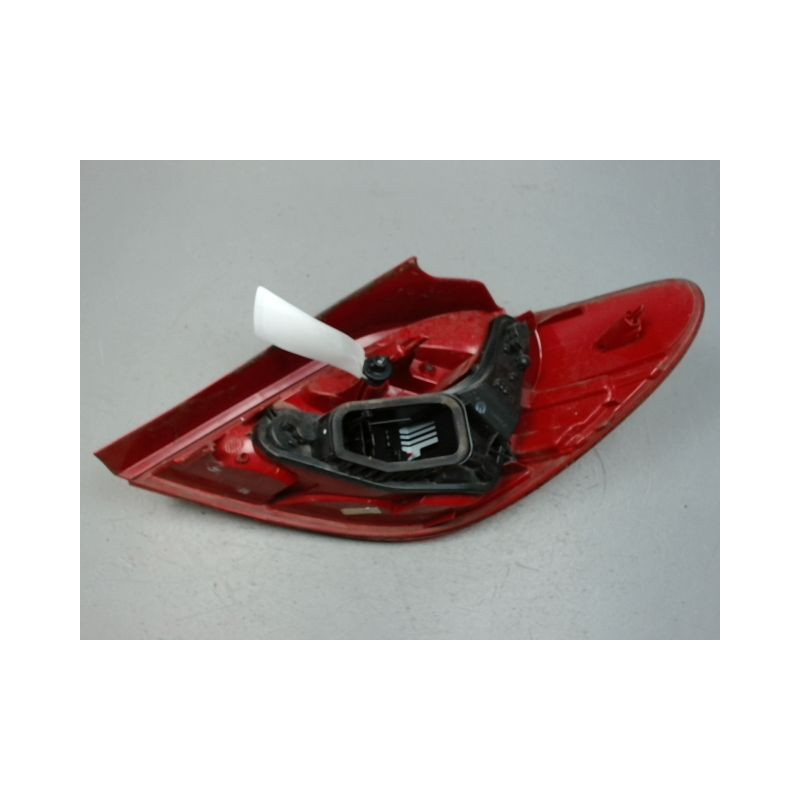 FEU ARRIERE GAUCHE  PEUGEOT 207 5P
