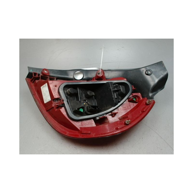 FEU ARRIERE GAUCHE  RENAULT CLIO III 2009-