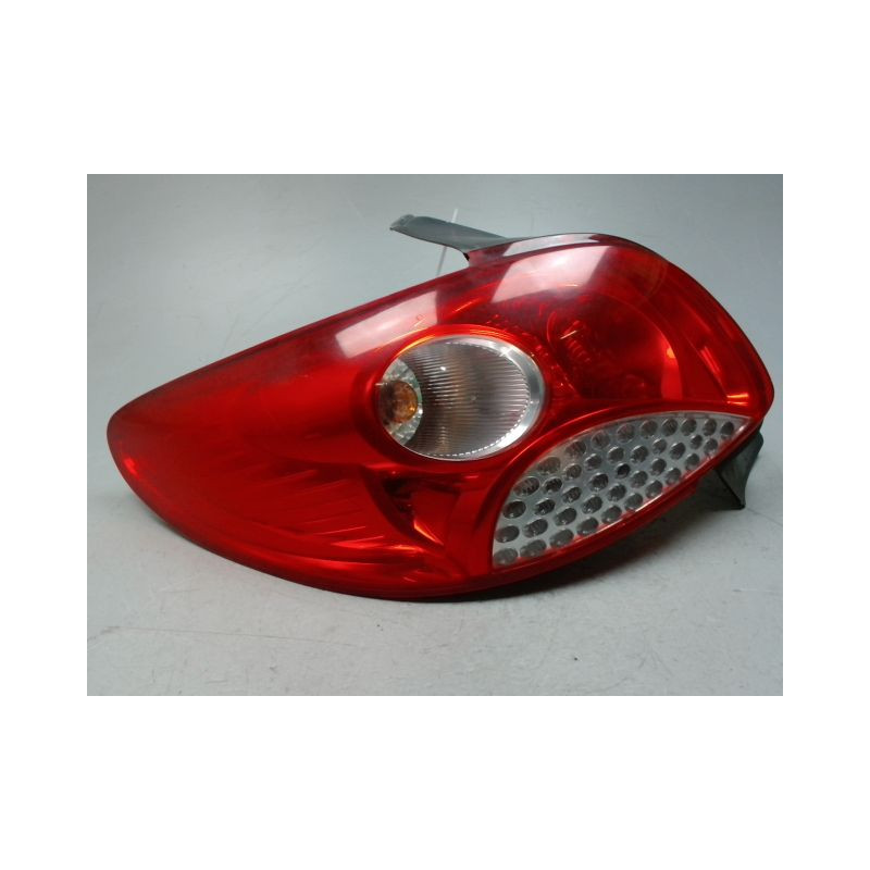 FEU ARRIERE GAUCHE  PEUGEOT 206+ 2009-