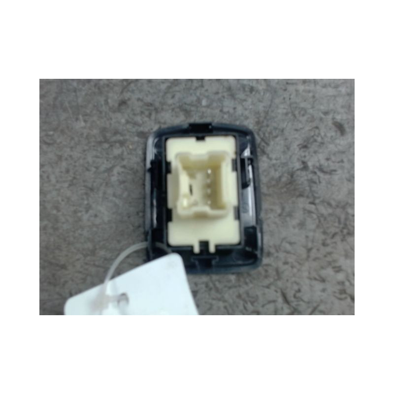 COMMANDE LEVE-GLACE PORTE AVD DACIA SANDERO 2008-