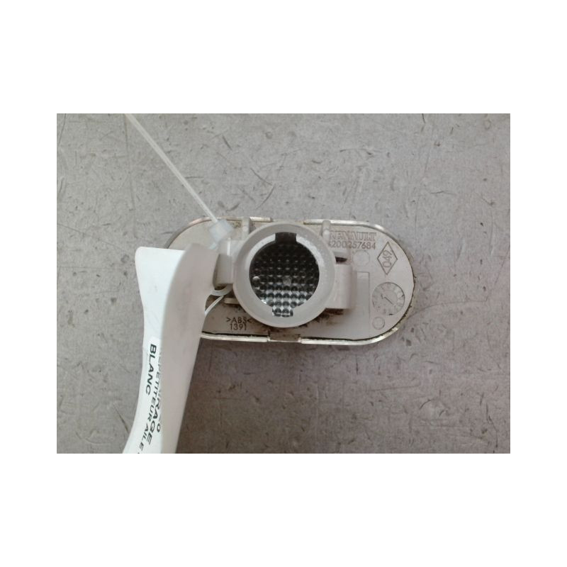 REPETITEUR AILE GAUCHE RENAULT TWINGO III 2014-...