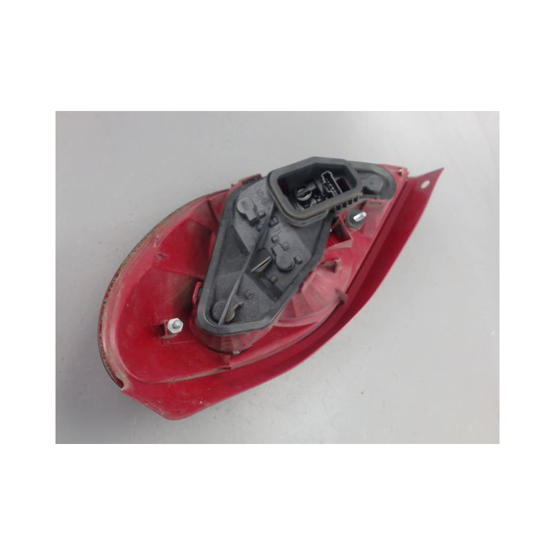 FEU ARRIERE GAUCHE  PEUGEOT 207