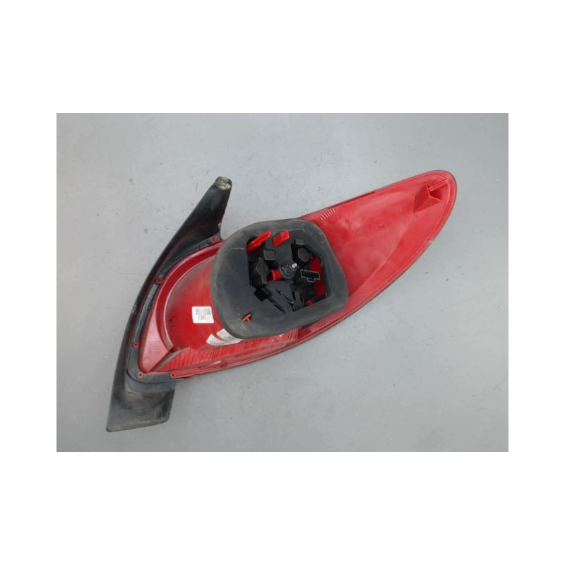 FEU ARRIERE GAUCHE  PEUGEOT 206