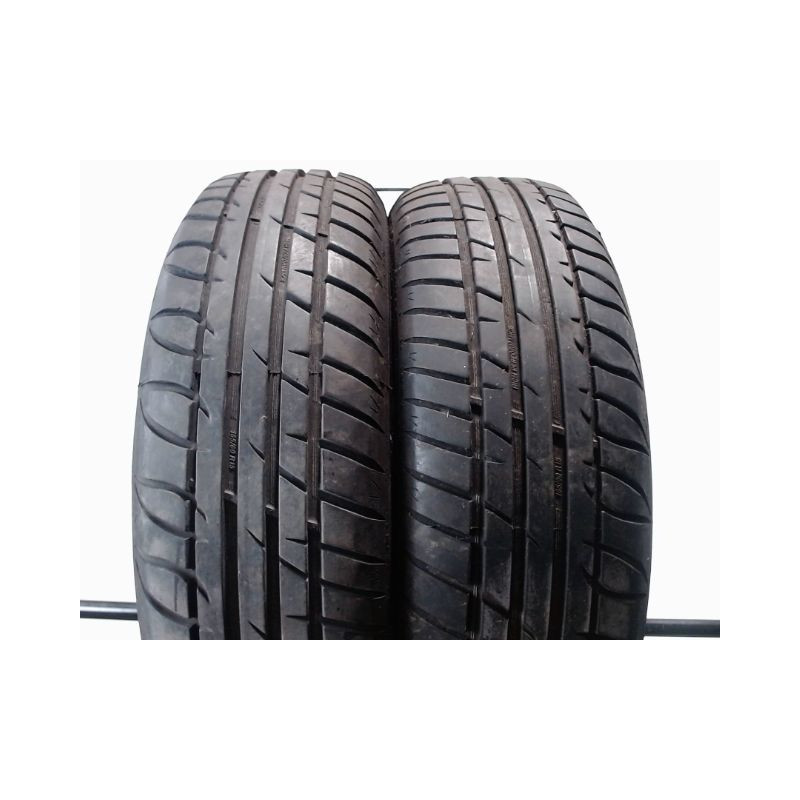 Paire de pneus TAURUS HIGH PERFORMANCE 165 60 15 77 H
