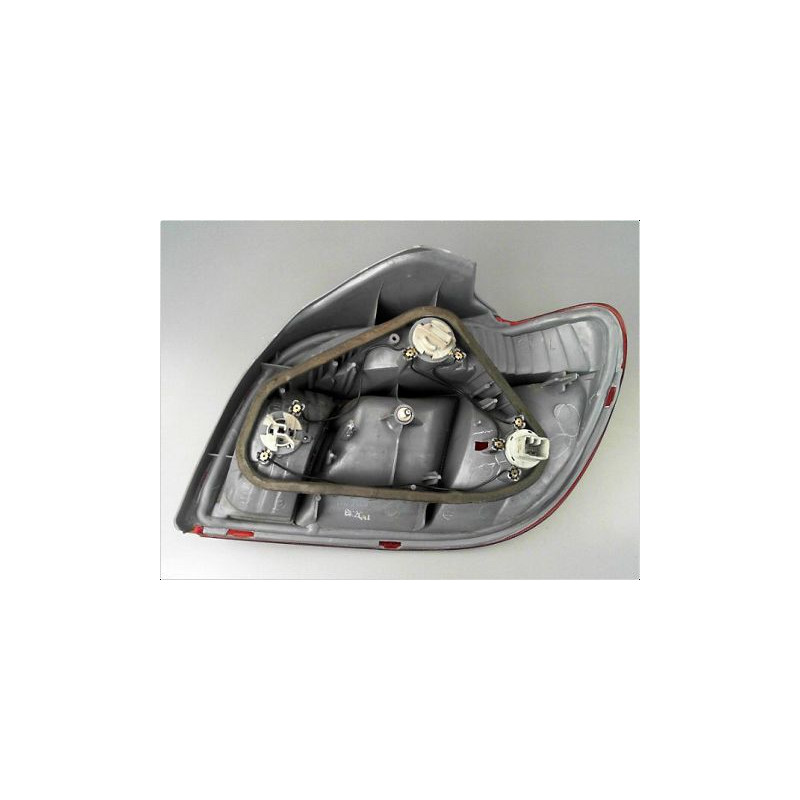 FEU ARRIERE GAUCHE  TOYOTA YARIS -2003