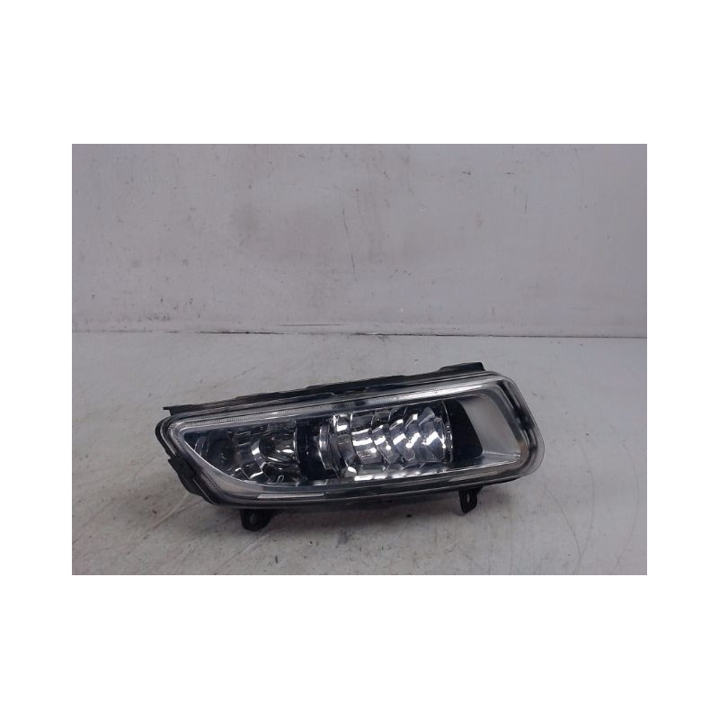 PHARE ANTIBROUILLARD AVANT DROIT VOLKSWAGEN POLO 2009-