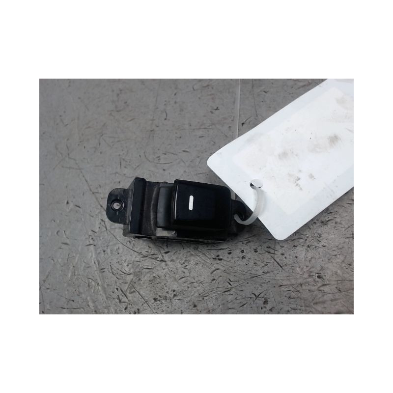 COMMANDE LEVE-GLACE PORTE AVD KIA RIO