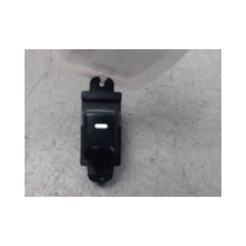 COMMANDE LEVE-GLACE PORTE AVD KIA RIO
