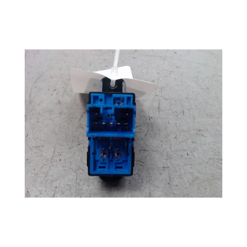 COMMANDE LEVE-GLACE PORTE AVD KIA RIO