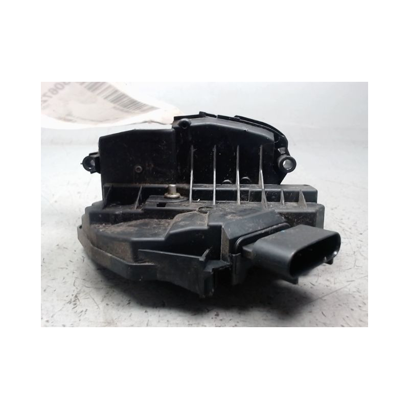 SERRURE PORTE BATTANTE ARRIERE GAUCHE FORD T.COURIER